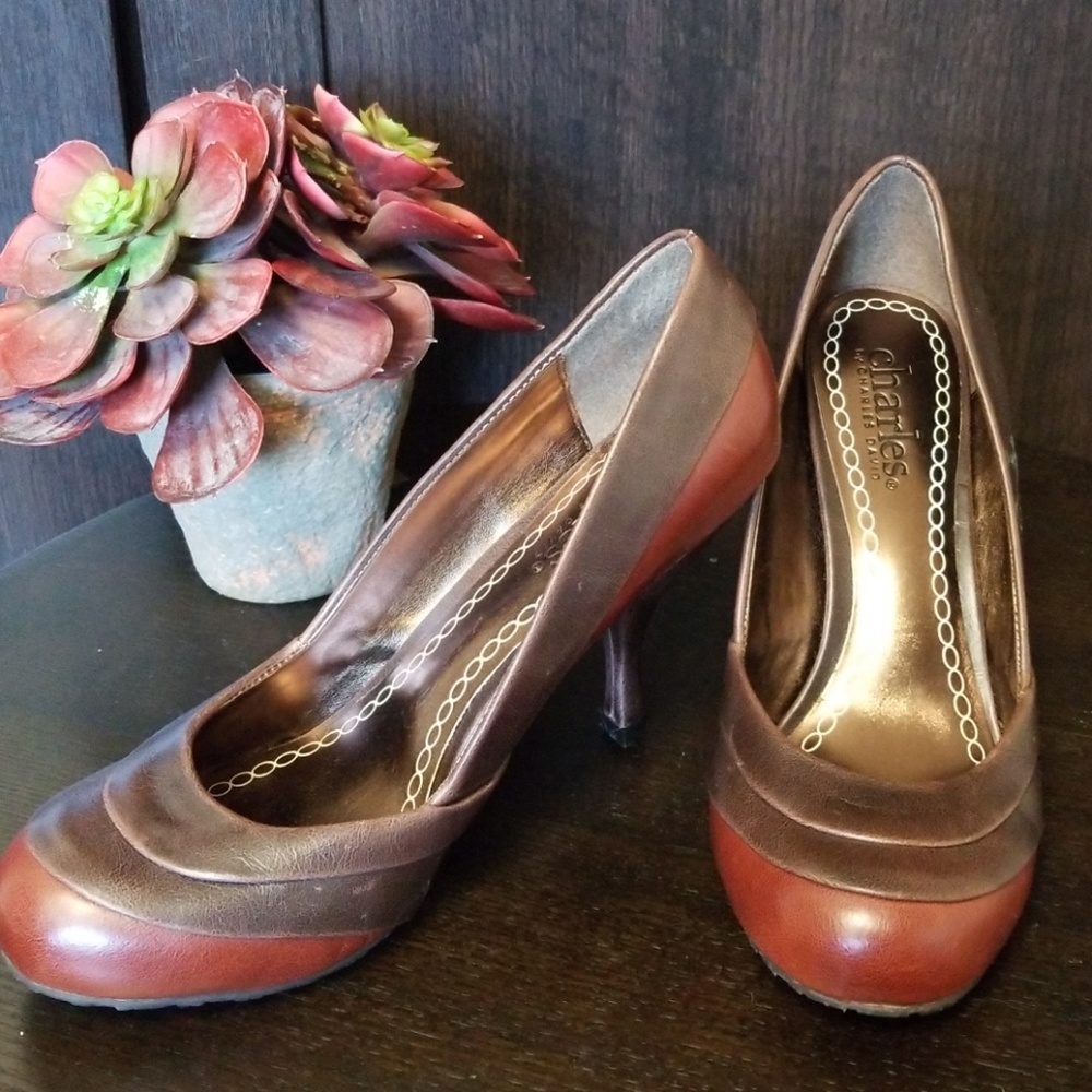 CHARLES DAVID Like New Brown Heels Pump, Size 7M